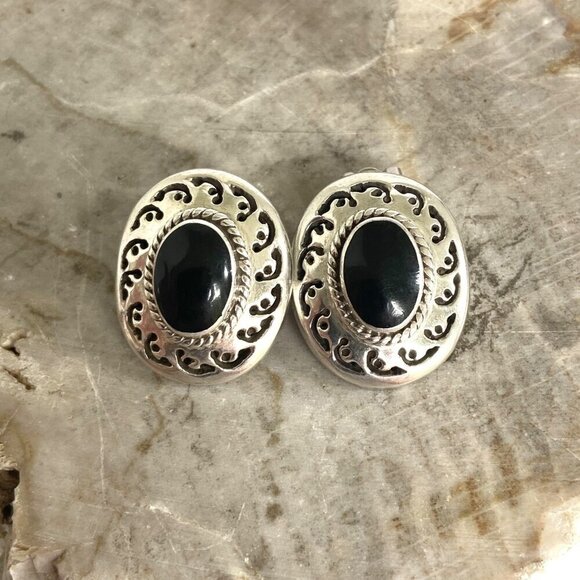 VTG Sterling Silver 925 Mexico Heavy Oval Bezel Set Black Onyx Clip On Earrings - Picture 3 of 15